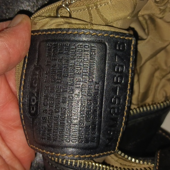 Vintage Coach crossbody bag - black smooth buttery leather - Picture 5 of 10